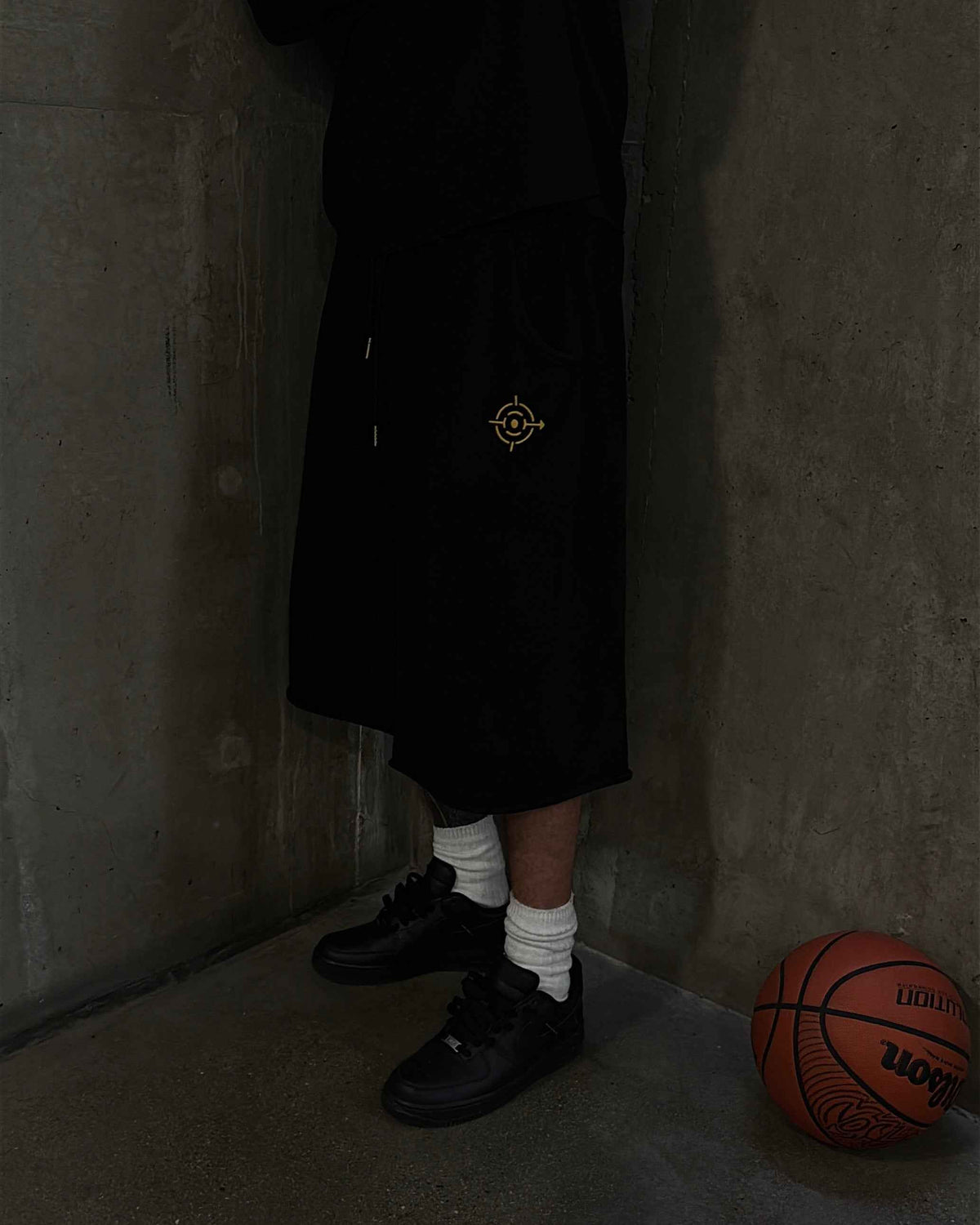 BLACKOUT: SWEATSHORTS